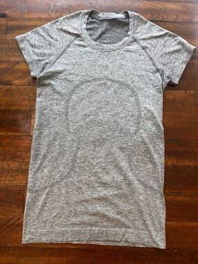 Lululemon Swiftly Tech Heathered Gray Short Sleeve Athletic Top